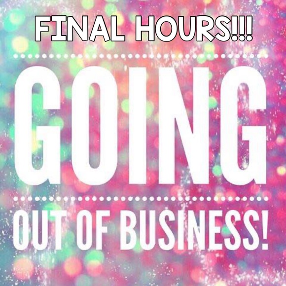 Seven7 Cropped Slightly Distressed Jeans - Picture 2 of 8